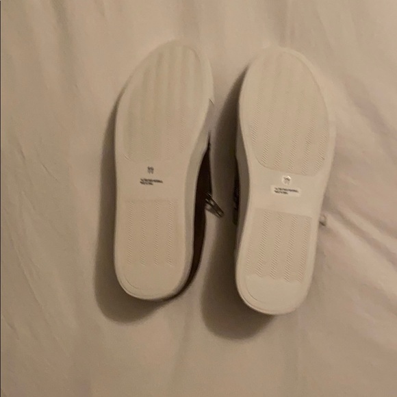 Flat shoes - Picture 2 of 2